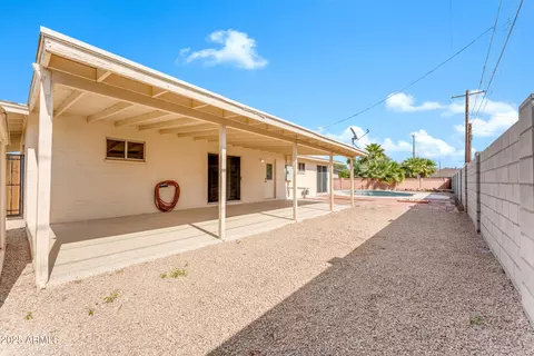Exterior - 3645 W Cavalier Dr, Phoenix, AZ 85019 photo 4 of 7