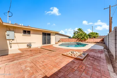 Exterior - 3645 W Cavalier Dr, Phoenix, AZ 85019 photo 3 of 7