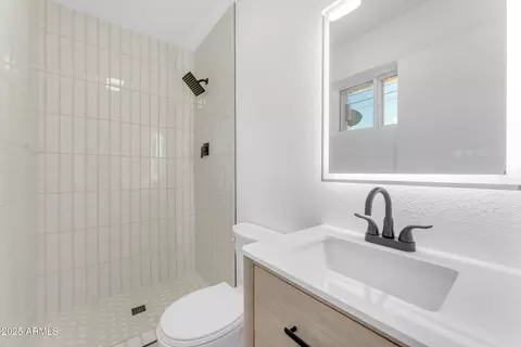 Bath - 3645 W Cavalier Dr, Phoenix, AZ 85019 photo 2 of 2