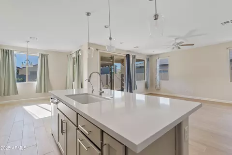 Kitchen - 9817 E Satellite Dr, Mesa, AZ 85212 photo 4 of 5