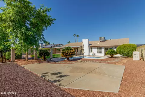 Exterior - 1119 E Renee Dr E, Phoenix, AZ 85024 photo 8 of 9