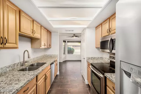 Kitchen - 1119 E Renee Dr E, Phoenix, AZ 85024 photo 1 of 2