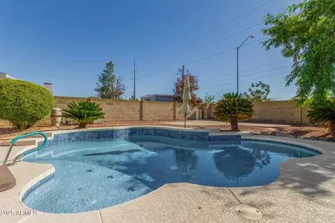 Exterior - 1119 E Renee Dr E, Phoenix, AZ 85024 photo 6 of 9