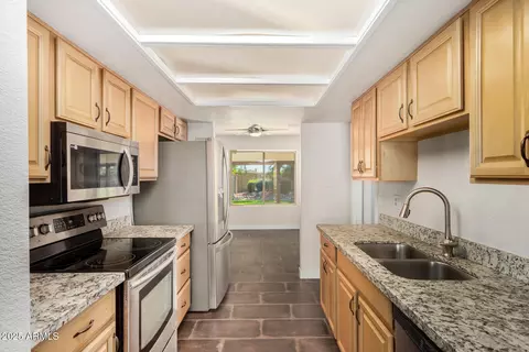 Kitchen - 1119 E Renee Dr E, Phoenix, AZ 85024 photo 2 of 2
