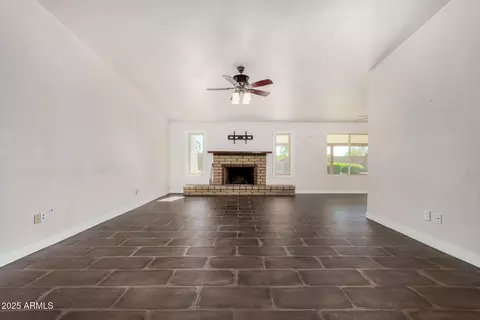 Living - 1119 E Renee Dr E, Phoenix, AZ 85024 photo 2 of 7