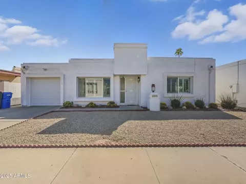 807 E Michelle Dr, Phoenix, AZ 85022
