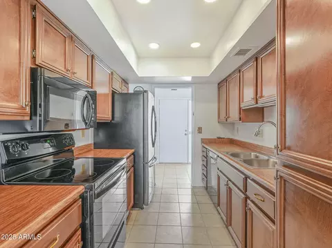 Kitchen - 807 E Michelle Dr, Phoenix, AZ 85022 photo 1 of 6