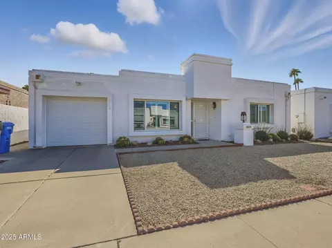 Exterior - 807 E Michelle Dr, Phoenix, AZ 85022 photo 2 of 6