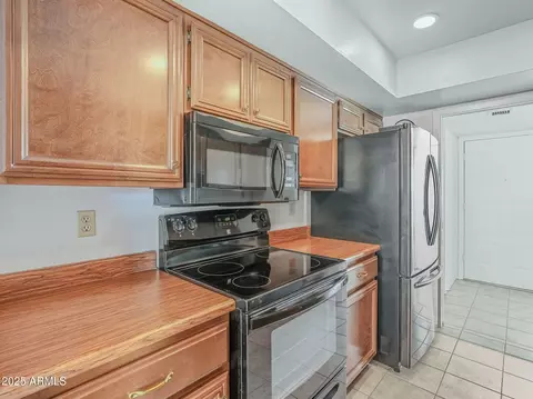 Kitchen - 807 E Michelle Dr, Phoenix, AZ 85022 photo 3 of 6