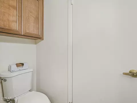 Bath - 807 E Michelle Dr, Phoenix, AZ 85022 photo 3 of 4