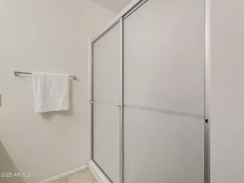 Bath - 807 E Michelle Dr, Phoenix, AZ 85022 photo 2 of 4