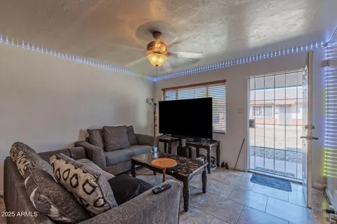 Living - 4118 N 3rd Ave, Phoenix, AZ 85013 photo 2 of 2