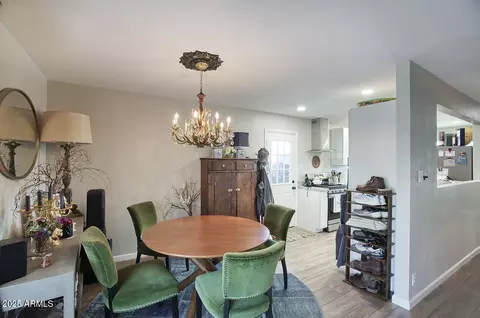 Dining - 3308 N 6th Ave, Phoenix, AZ 85013 photo 1 of 2