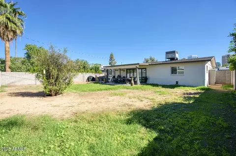 Exterior - 3308 N 6th Ave, Phoenix, AZ 85013 photo 4 of 5