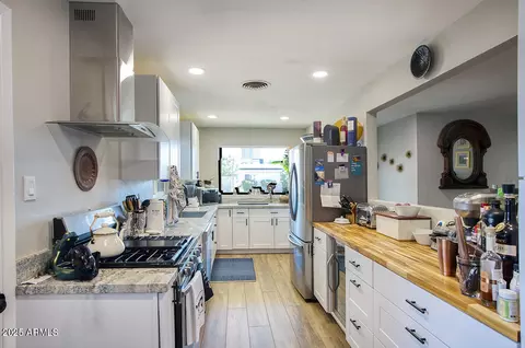 Kitchen - 3308 N 6th Ave, Phoenix, AZ 85013 photo 3 of 3
