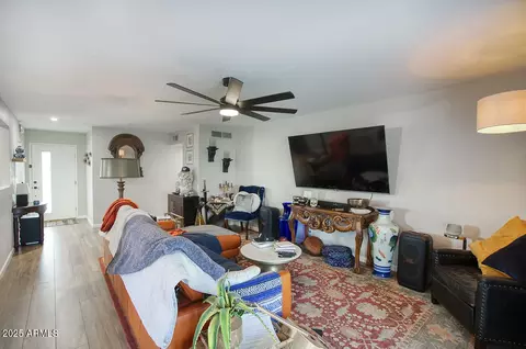 Living - 3308 N 6th Ave, Phoenix, AZ 85013 photo 1 of 1