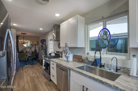 Kitchen - 3308 N 6th Ave, Phoenix, AZ 85013 photo 2 of 3