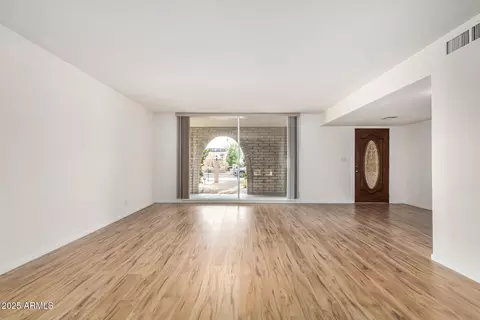 Living - 3738 E Montecito Ave, Phoenix, AZ 85018 photo 4 of 10