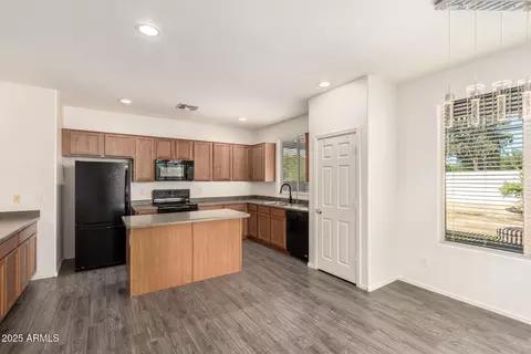 Kitchen - 2106 E Aire Libre Ave, Phoenix, AZ 85022 photo 1 of 3