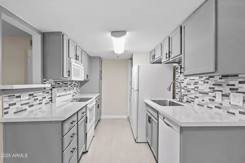 1033 N Granite Reef Rd, Scottsdale, AZ 85257