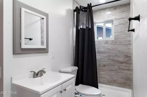 Bath - 6527 E Aspen Ave, Mesa, AZ 85206 photo 2 of 2