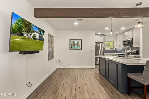 Kitchen - 4216 N 19th Pl, Phoenix, AZ 85016 photo 3 of 8