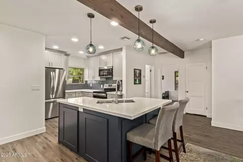 Kitchen - 4216 N 19th Pl, Phoenix, AZ 85016 photo 4 of 8