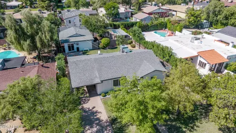 View/Area - 4216 N 19th Pl, Phoenix, AZ 85016 photo 5 of 12