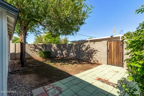 Exterior - 4216 N 19th Pl, Phoenix, AZ 85016 photo 10 of 18