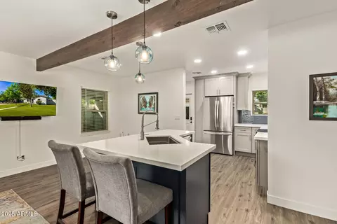 Kitchen - 4216 N 19th Pl, Phoenix, AZ 85016 photo 5 of 8