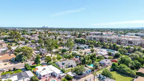 View/Area - 4216 N 19th Pl, Phoenix, AZ 85016 photo 9 of 12