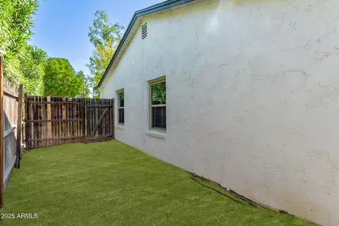 Exterior - 4216 N 19th Pl, Phoenix, AZ 85016 photo 6 of 18