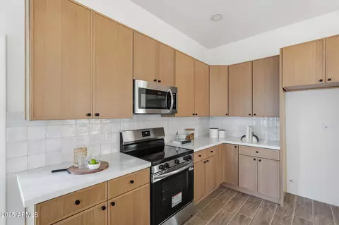 Kitchen - 1729 E Marconi Ave, Phoenix, AZ 85022 photo 7 of 7