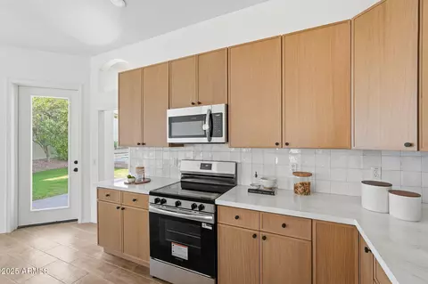 Kitchen - 1729 E Marconi Ave, Phoenix, AZ 85022 photo 5 of 7