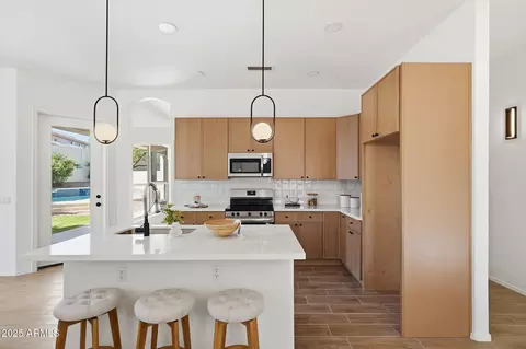 Kitchen - 1729 E Marconi Ave, Phoenix, AZ 85022 photo 3 of 7