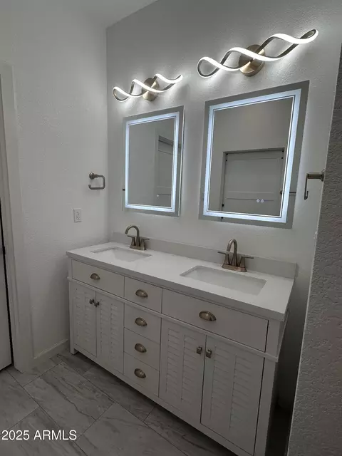 Bath - 722 E 3rd St, Douglas, AZ 85607 photo 3 of 7
