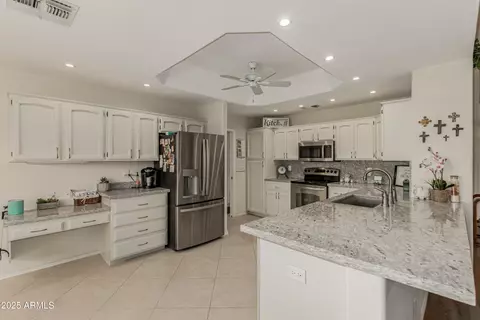 7811 E Navarro Ave, Mesa, AZ 85209