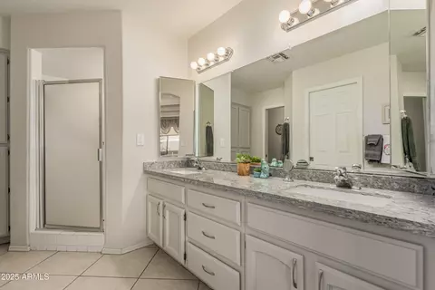 Bath - 7811 E Navarro Ave, Mesa, AZ 85209 photo 1 of 2