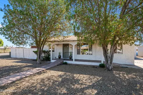 2647 E Whitton Ave, Phoenix, AZ 85016