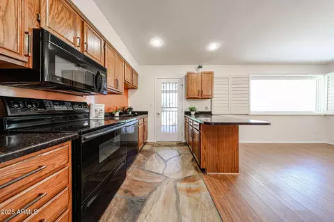 Kitchen - 1844 W Virginia Ave, Phoenix, AZ 85007 photo 6 of 7
