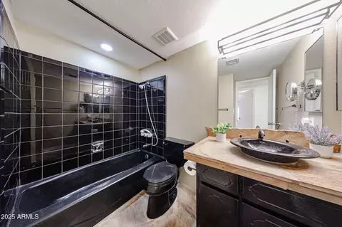 Bath - 1844 W Virginia Ave, Phoenix, AZ 85007 photo 1 of 2
