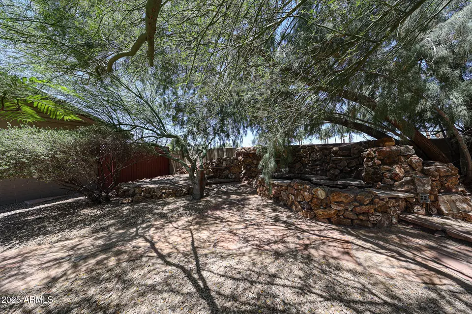 Exterior - 1844 W Virginia Ave, Phoenix, AZ 85007 photo 6 of 9