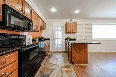 Kitchen - 1844 W Virginia Ave, Phoenix, AZ 85007 photo 5 of 7
