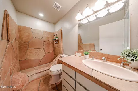 Bath - 1844 W Virginia Ave, Phoenix, AZ 85007 photo 2 of 2