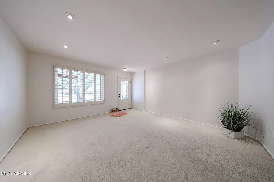 Living - 1844 W Virginia Ave, Phoenix, AZ 85007 photo 5 of 8