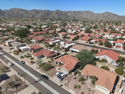 View/Area - 3914 E Tano St, Phoenix, AZ 85044 photo 2 of 6
