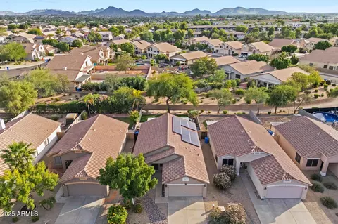 View/Area - 829 E Potter Dr, Phoenix, AZ 85024 photo 1 of 4