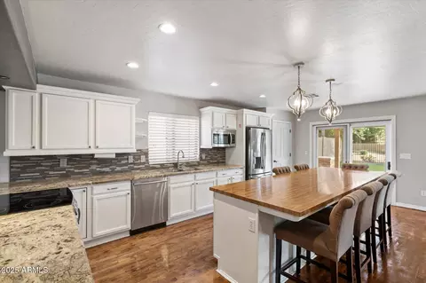 Kitchen - 829 E Potter Dr, Phoenix, AZ 85024 photo 5 of 5