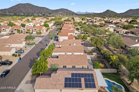 View/Area - 829 E Potter Dr, Phoenix, AZ 85024 photo 2 of 4