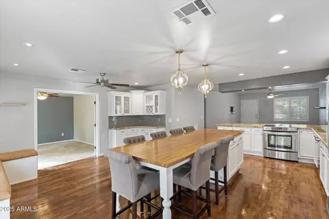 Kitchen - 829 E Potter Dr, Phoenix, AZ 85024 photo 4 of 5